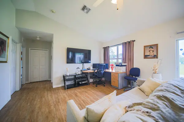 912 Maywood Ave S, Lehigh Acres, FL 33974-2501