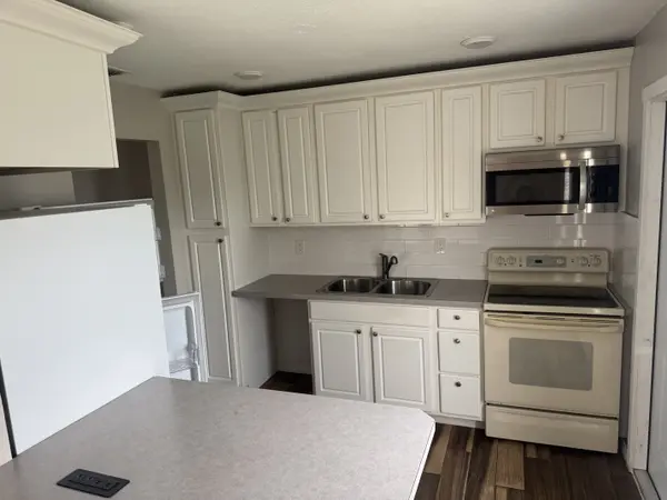 42 Temple Ct, Lehigh Acres, FL 33936-7230