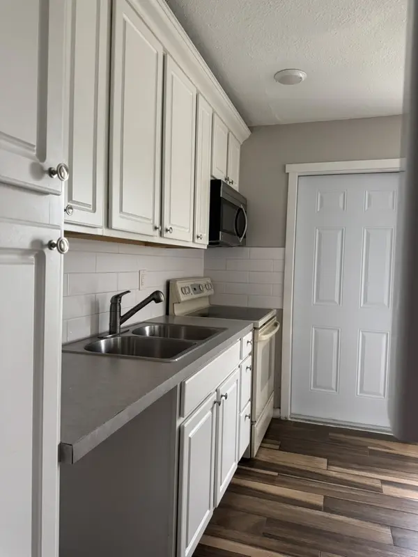 42 Temple Ct, Lehigh Acres, FL 33936-7230