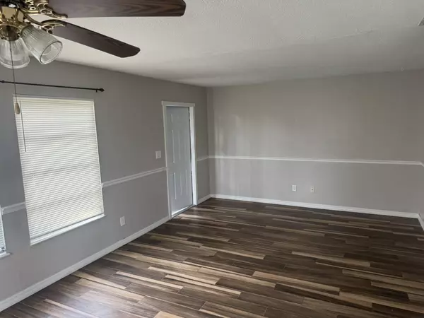 Lehigh Acres, FL 33936-7230,42 Temple Ct