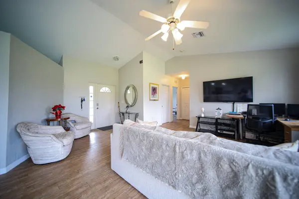 912 Maywood Ave S, Lehigh Acres, FL 33974-2501