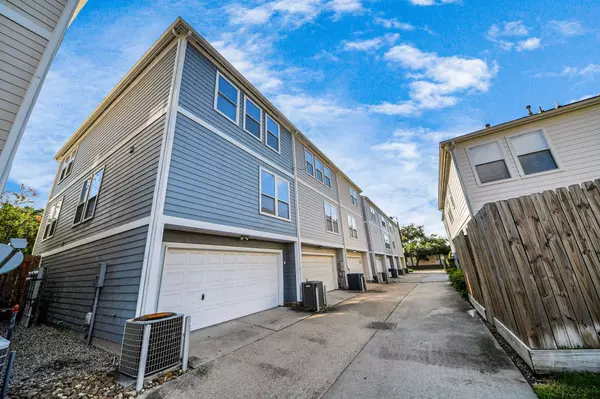 1710 Elgin Street ST, Houston, TX 77004