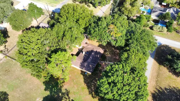 18902 Meadow LN, Tomball, TX 77377