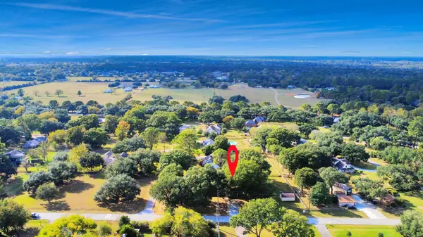 18902 Meadow LN, Tomball, TX 77377