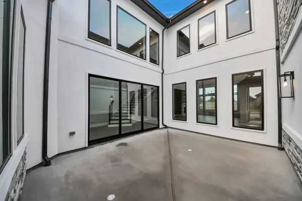 11015 Sandy Pinewoods TRL, Cypress, TX 77433