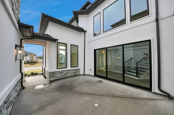 11015 Sandy Pinewoods TRL, Cypress, TX 77433