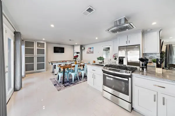 1825 Locksford ST, Houston, TX 77008