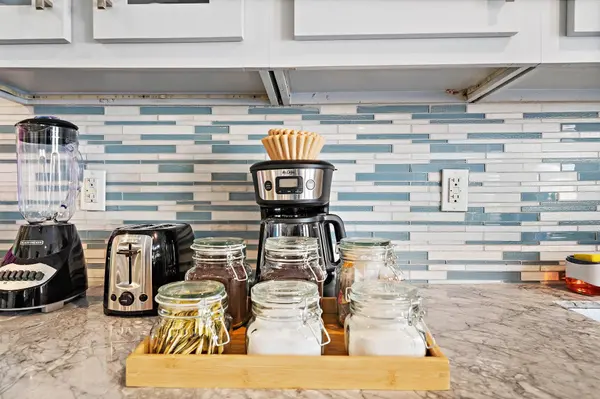 1825 Locksford ST, Houston, TX 77008