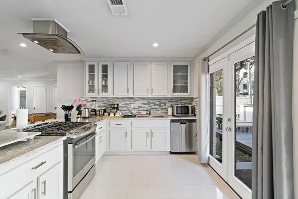 1825 Locksford ST, Houston, TX 77008