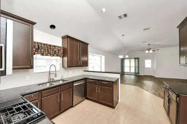 6615 Capridge DR, Houston, TX 77048