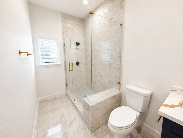 5018 Dieppe ST, Houston, TX 77033