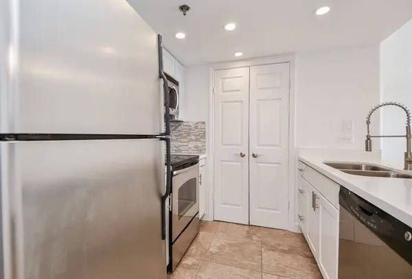 3525 Sage RD #1018, Houston, TX 77056