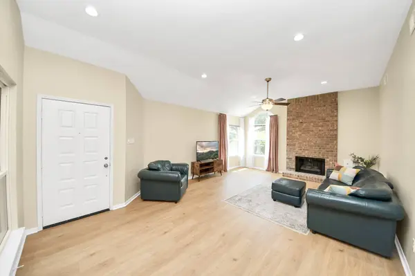 1523 Ainsdale DR, Houston, TX 77077