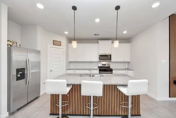 7202 Wilshire CT, Rosharon, TX 77583