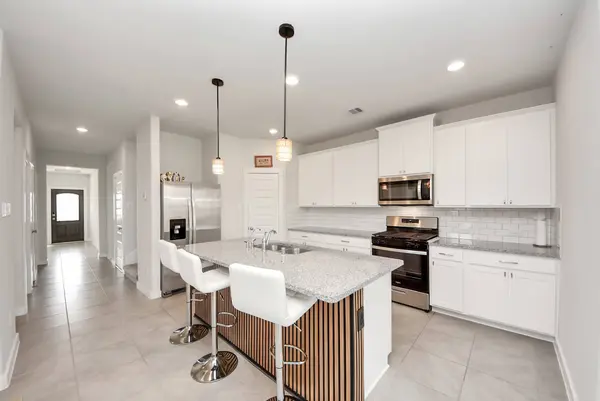 7202 Wilshire CT, Rosharon, TX 77583