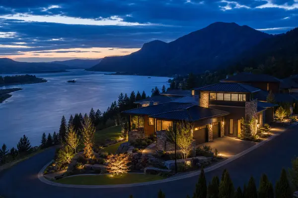 What makes Washougal a luxury real estate market in 2026?