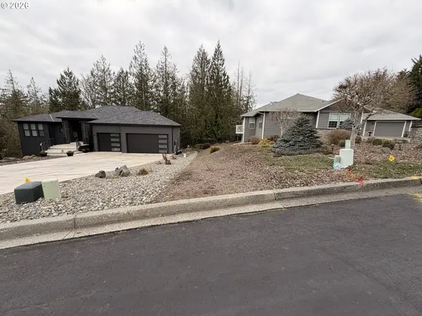 4 FOREST HILL EST, Longview, WA 98632