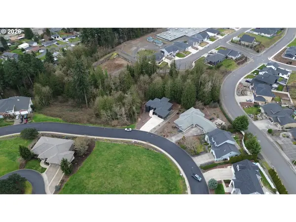 4 FOREST HILL EST, Longview, WA 98632