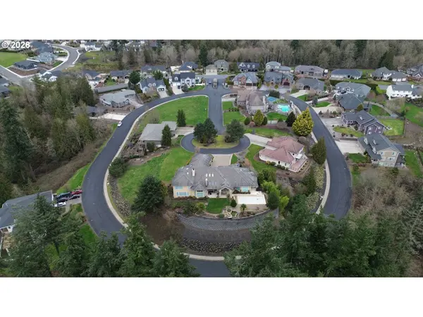 8 FOREST HILL EST, Longview, WA 98632