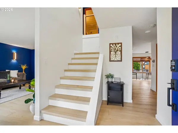 11309 NW 8TH CT, Vancouver, WA 98685