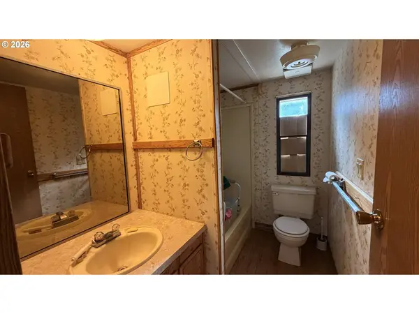 747 SAUER RD, Kalama, WA 98625