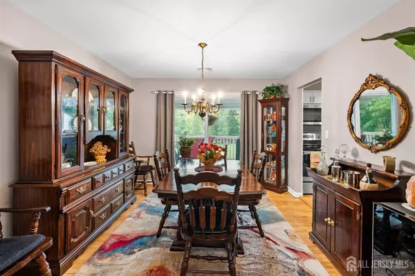 41 1st ST, Franklin Twsp, NJ 08873