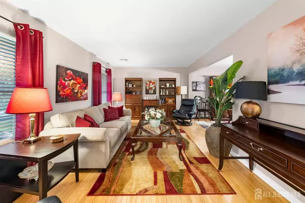 41 1st ST, Franklin Twsp, NJ 08873