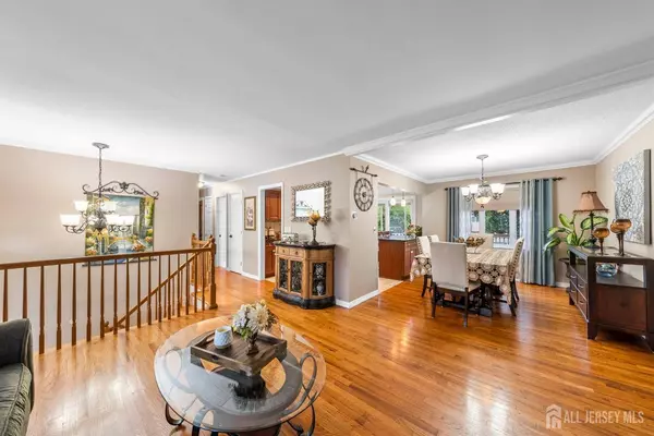 17 4th ST, South River, NJ 08882