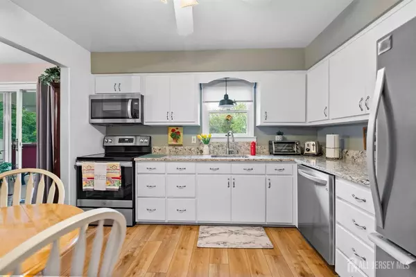 41 1st ST, Franklin Twsp, NJ 08873