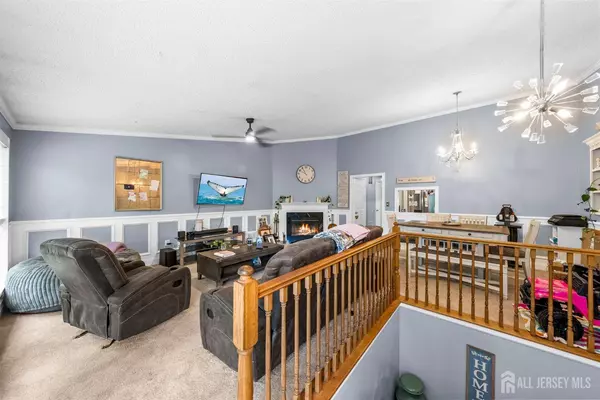 6 Amethyst WAY, Franklin Twsp, NJ 08823