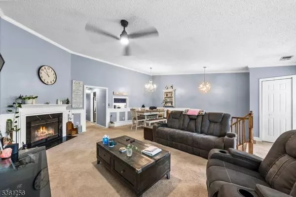 6 Amethyst Way, Franklin Twp., NJ 08823