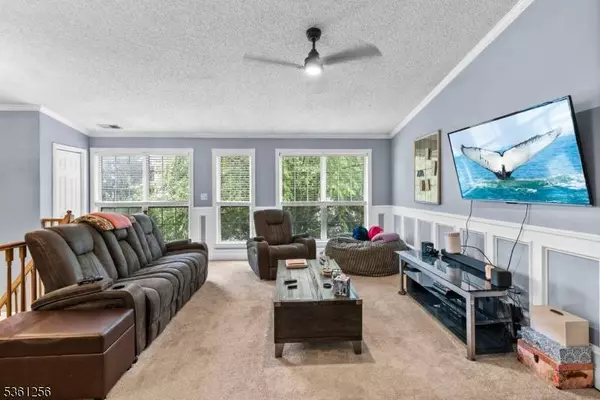 6 Amethyst Way, Franklin Twp., NJ 08823