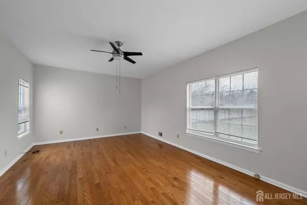 34 Cornelius WAY, Franklin, NJ 08873