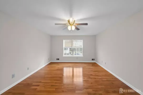 34 Cornelius WAY, Franklin, NJ 08873