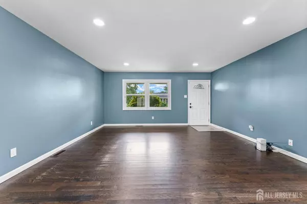 41 Grand BLVD, Monroe, NJ 08831