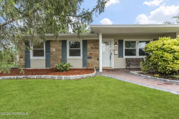 41 Grand Boulevard, Monroe, NJ 08831