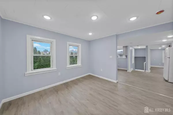 6 1st AVE, Raritan, NJ 08869