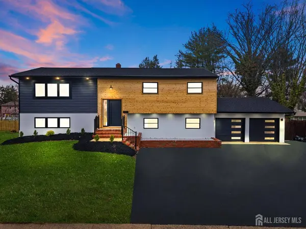 12 Barker RD, Franklin, NJ 08873