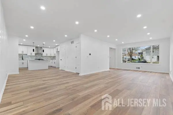 124 Dunbar AVE, Fords, NJ 08863