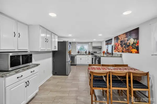 31 Monmouth RD, Monroe, NJ 08831