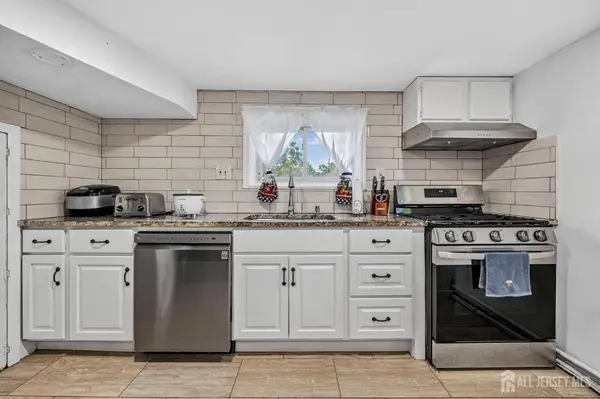 31 Monmouth RD, Monroe, NJ 08831
