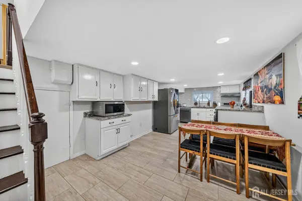 31 Monmouth RD, Monroe, NJ 08831