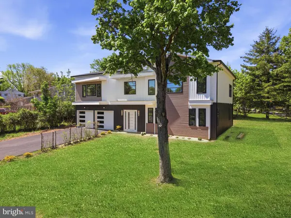 3 TYNE S, Kendall Park, NJ 08824