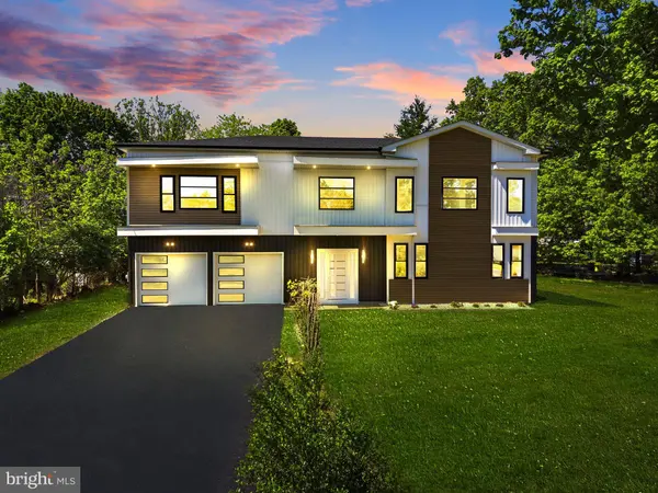 3 TYNE S, Kendall Park, NJ 08824