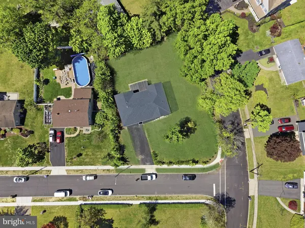 3 TYNE S, Kendall Park, NJ 08824