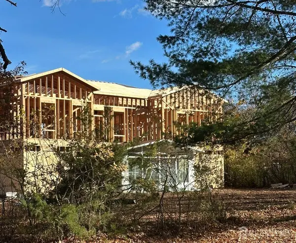 3 Tyne CT, South Brunswick, NJ 08824
