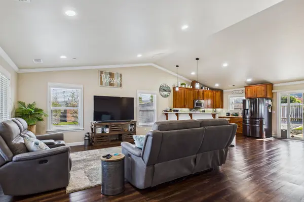 401 Kendall CT, Fortuna, CA 95540