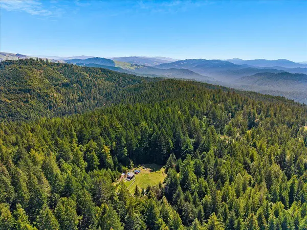5684 Cummings Creek RD, Carlotta, CA 95528