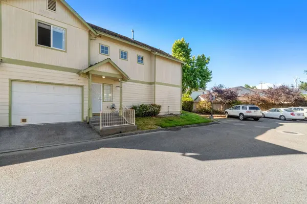 3251 Matthew LN, Fortuna, CA 95540