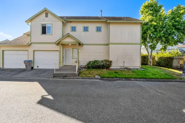 3251 Matthew LN, Fortuna, CA 95540